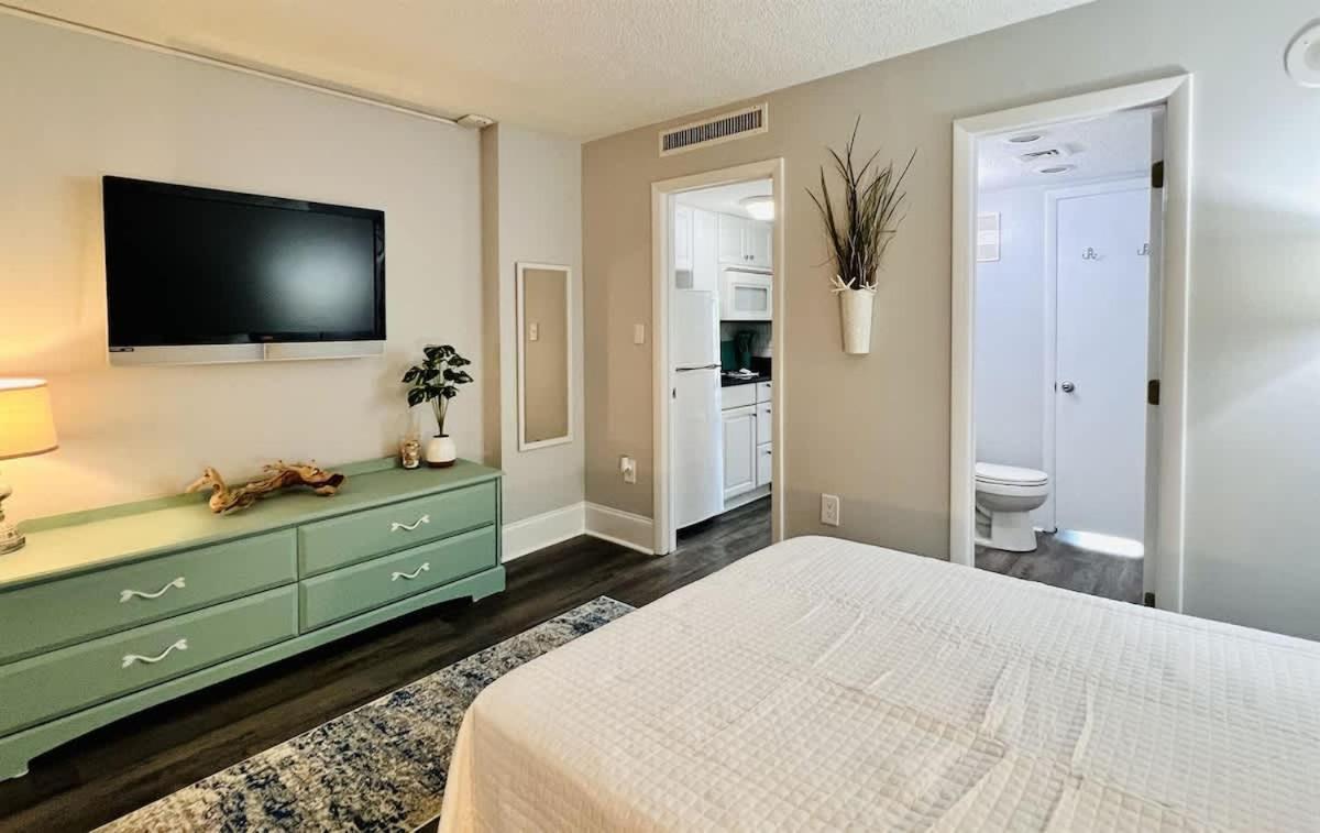*fresh Myrtle Reno*relax*pools*beach*more*t401 Holiday home *