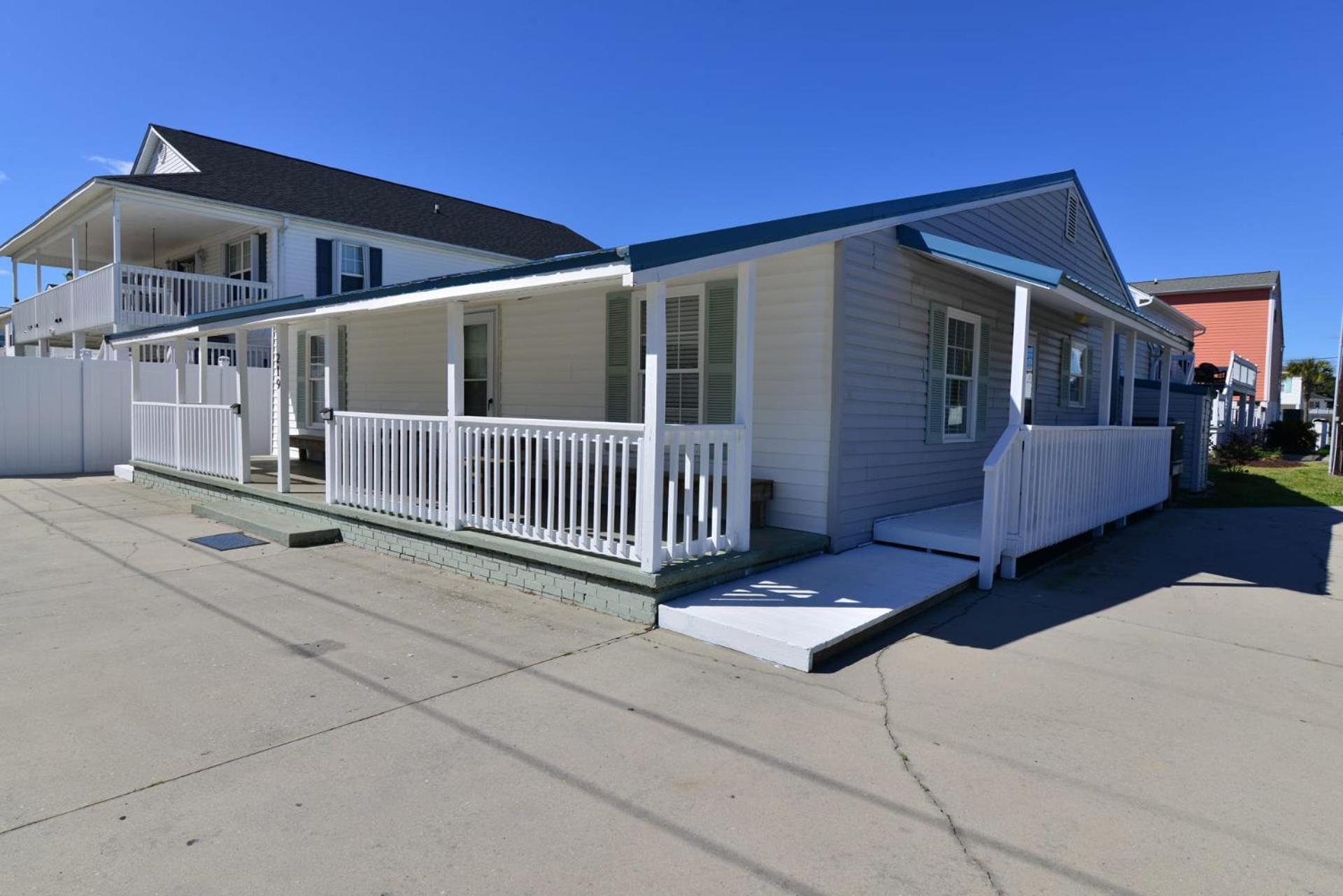 Holiday home Suns Out Steps To W Private Pool In Cherry Grove