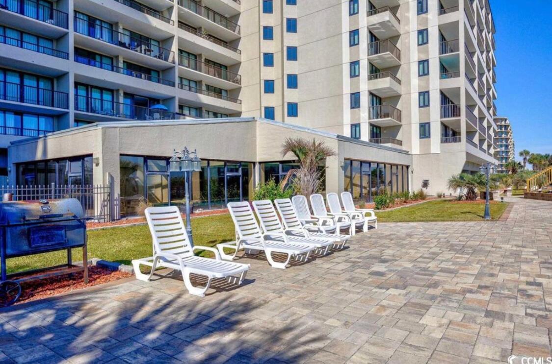 Apartment The Salty Breeze - 2 Ocean Front Master's - Steps To The