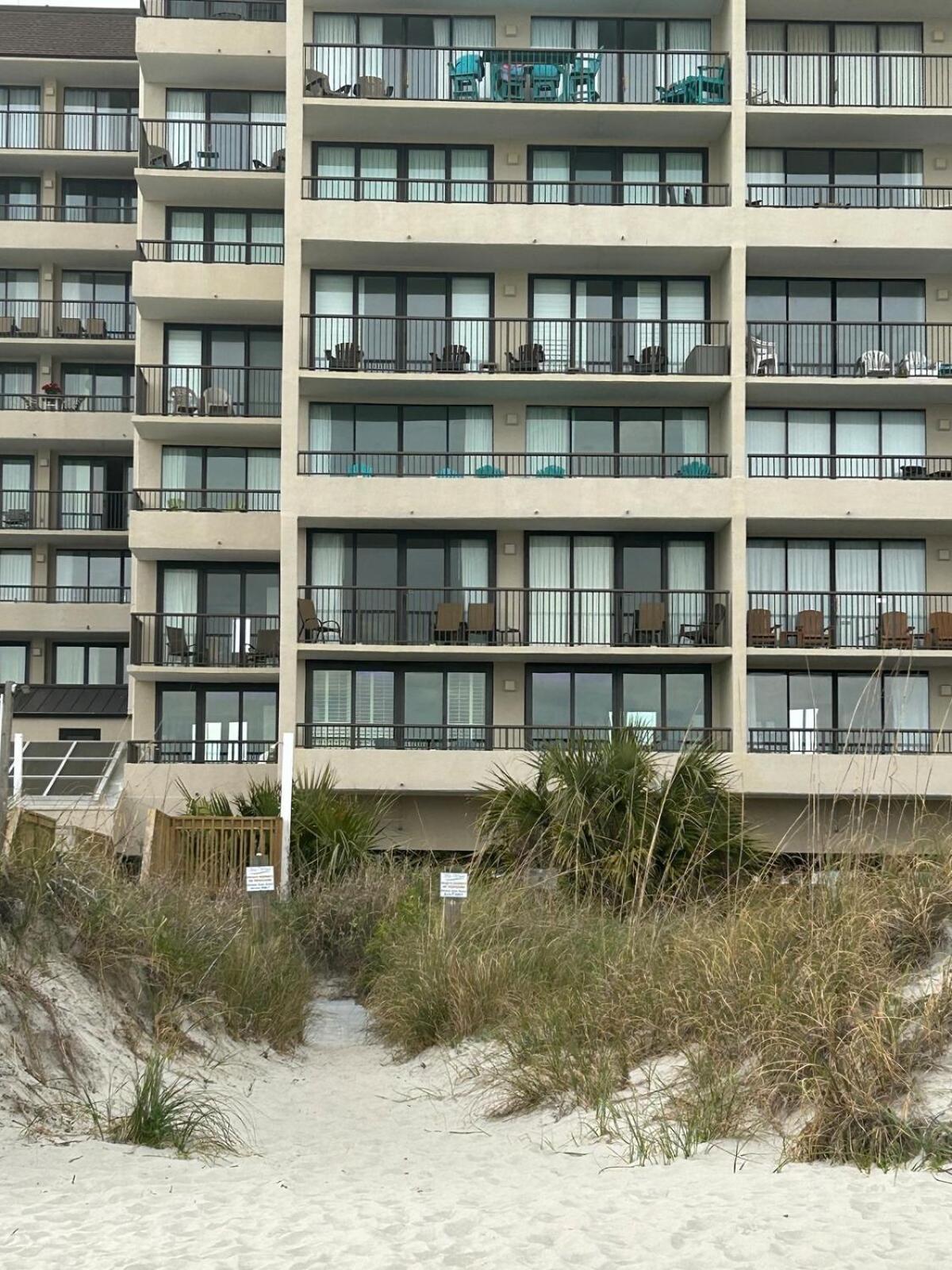 The Salty Breeze - 2 Ocean Front Master's - Steps To The Myrtle Beach