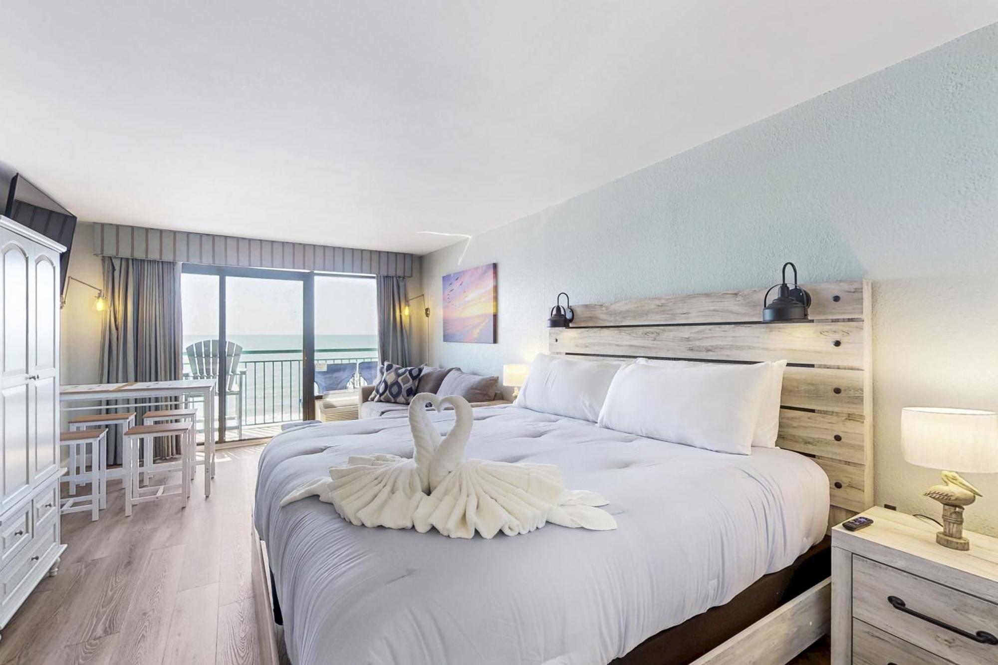 Hotel Pelicans Flight At Sandcastle South Myrtle Beach