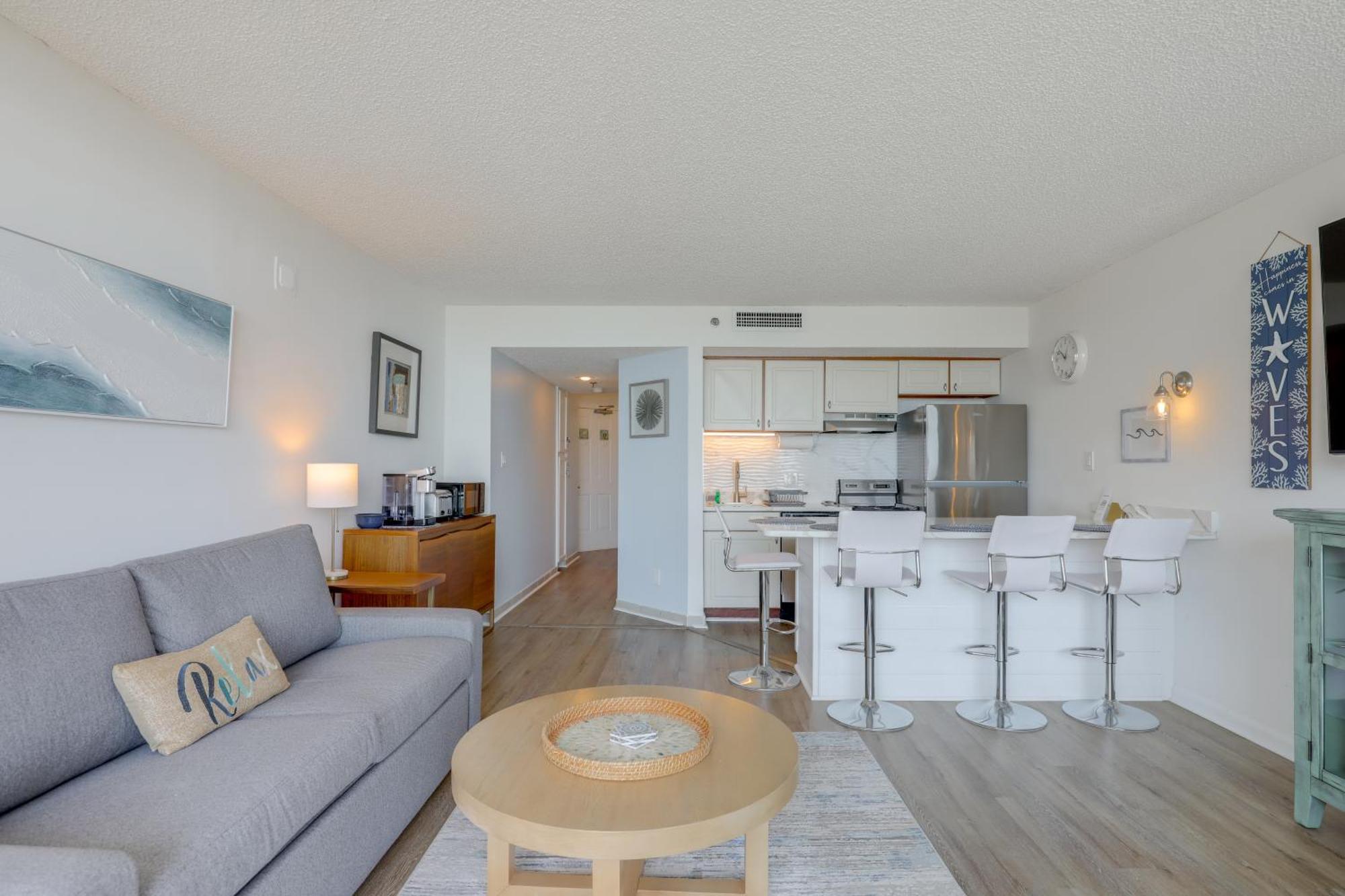 Walk To Myrtle With Views And Pool Access * Myrtle Beach