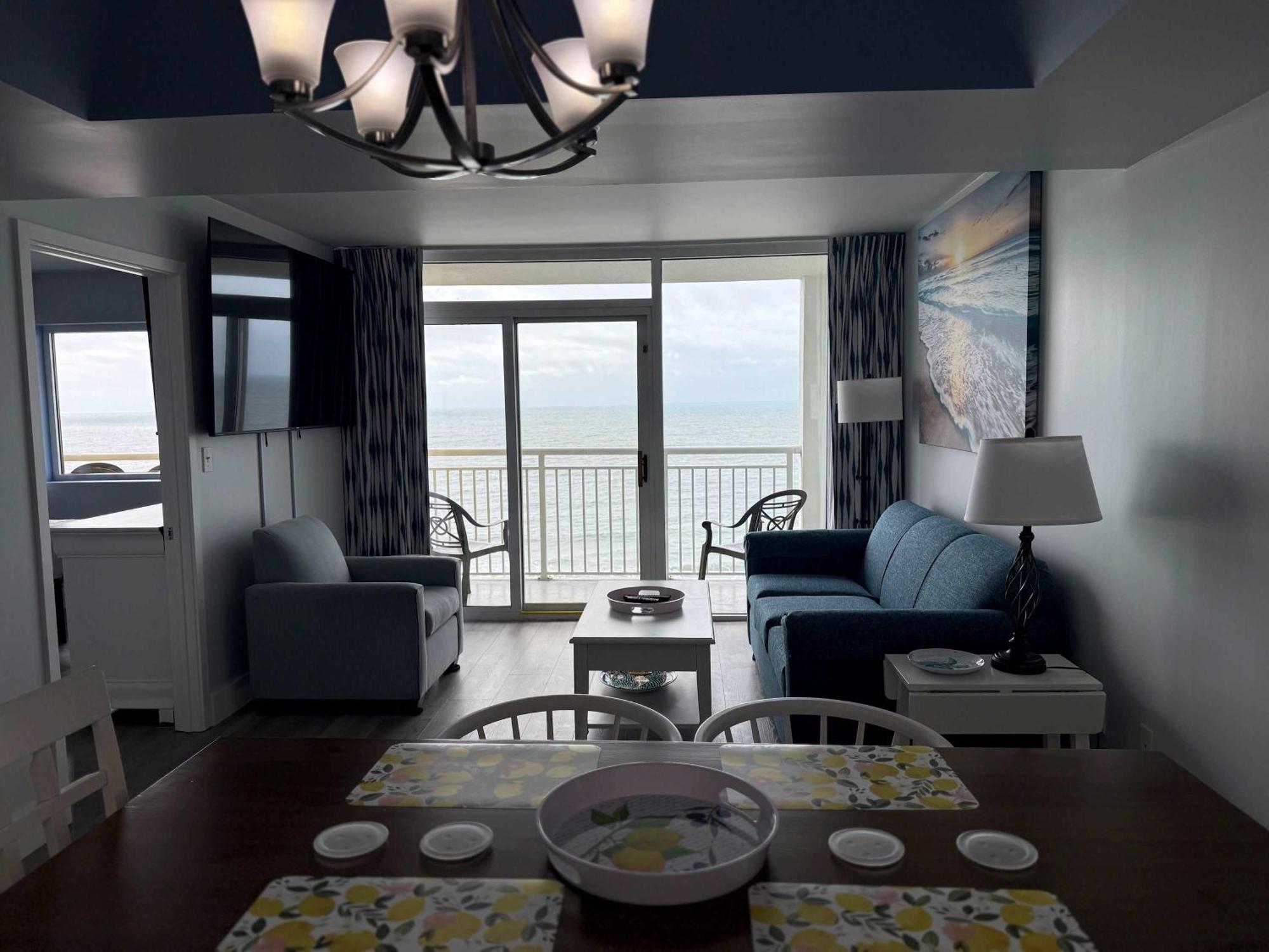 Amazing Ocean Front 2br 2 Ba - Camelot 911 Myrtle Beach