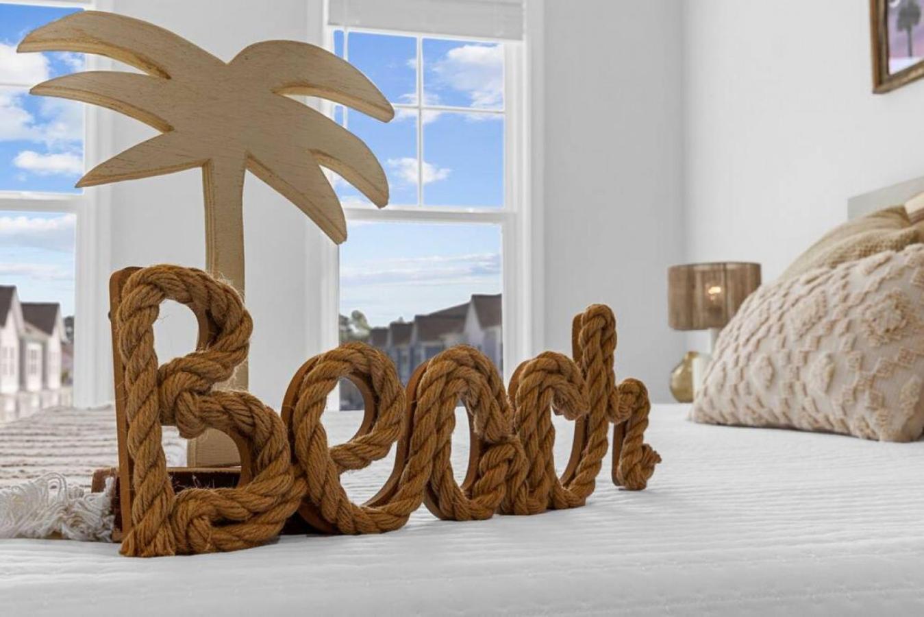 Holiday home Luxury On Greens With Pool, Nearby Golf, Pub, Shops By Mybeach Vacation *