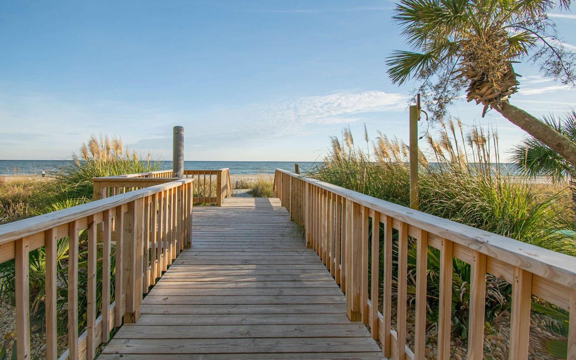 *see Dolphins From Your Balcony*queen Beds*pools*hot Tubs++*h232 * Myrtle Beach