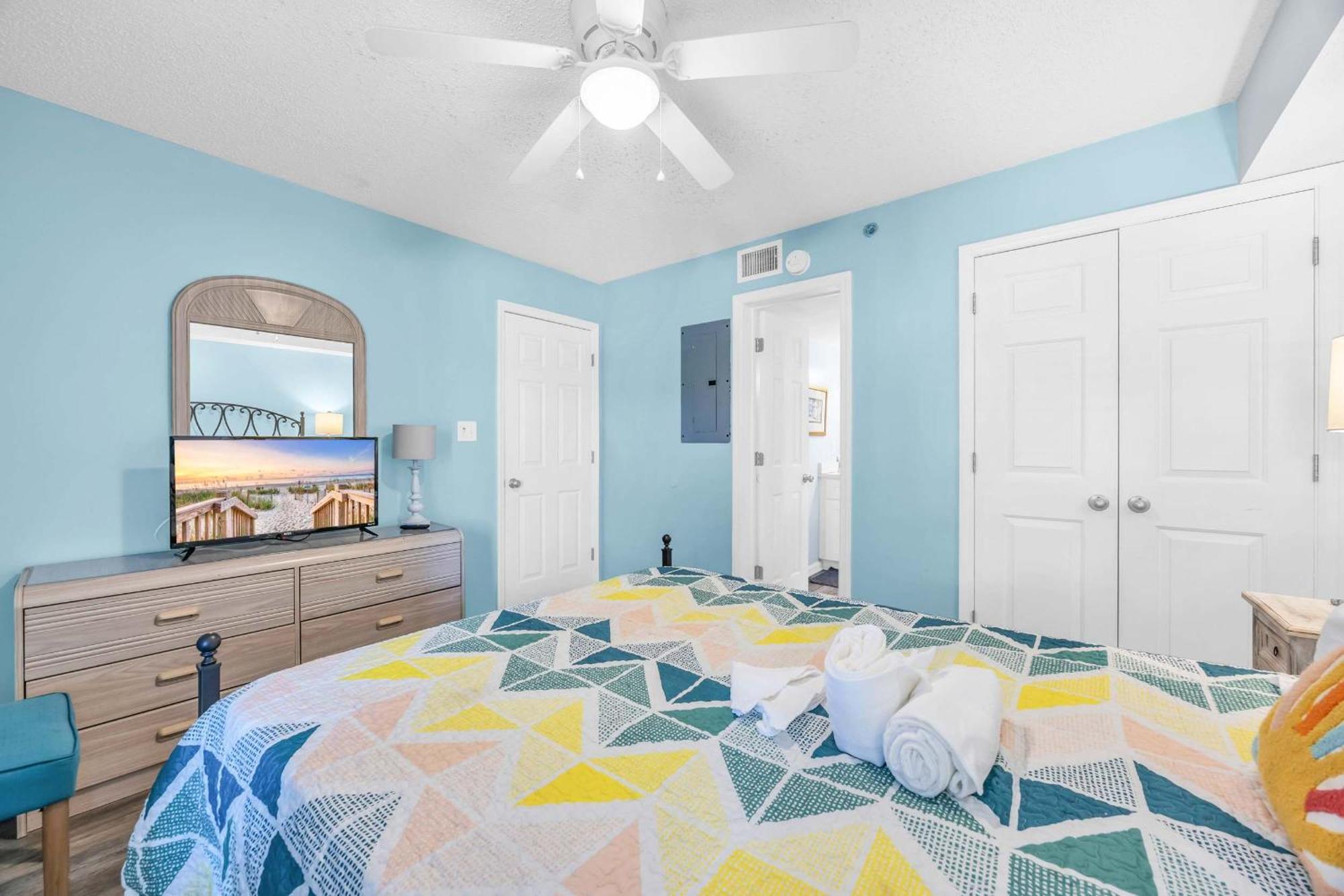 The Jewel New Oceanfront Luxury W Huge Balcony Holiday home *