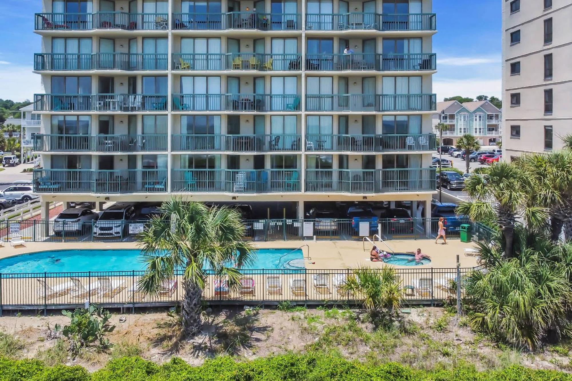 Holiday home The Jewel New Oceanfront Luxury W Huge Balcony *