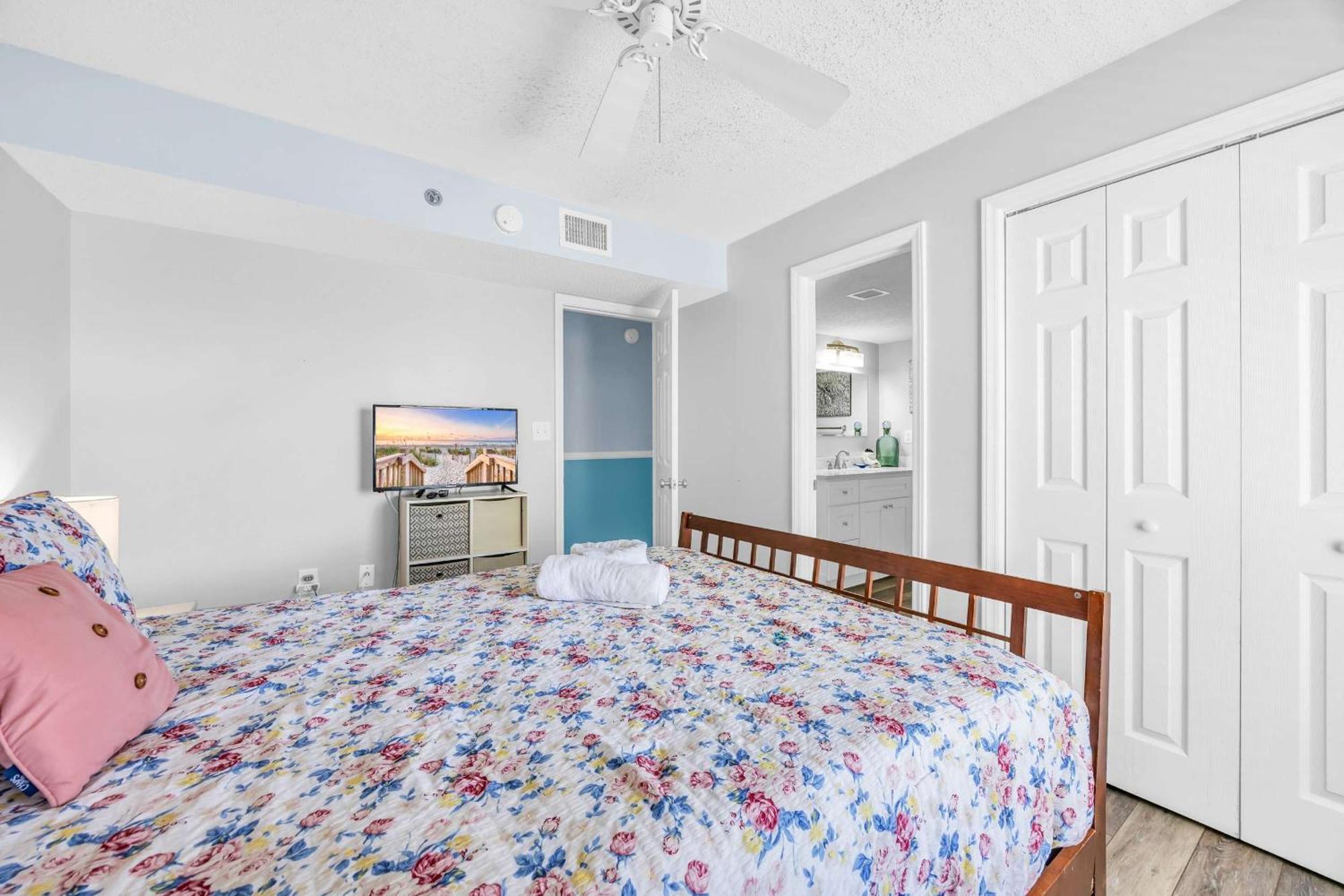 The Jewel New Oceanfront Luxury W Huge Balcony Holiday home