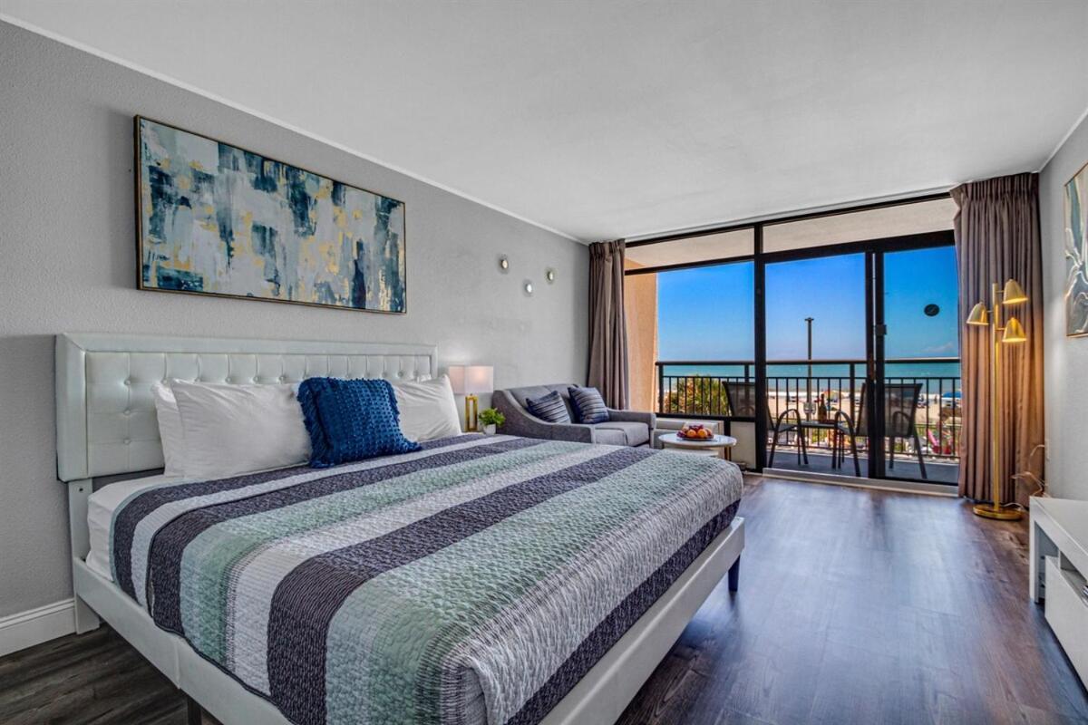 Modern Yet Classy Oceanfront In Landmark! 227 Myrtle Beach