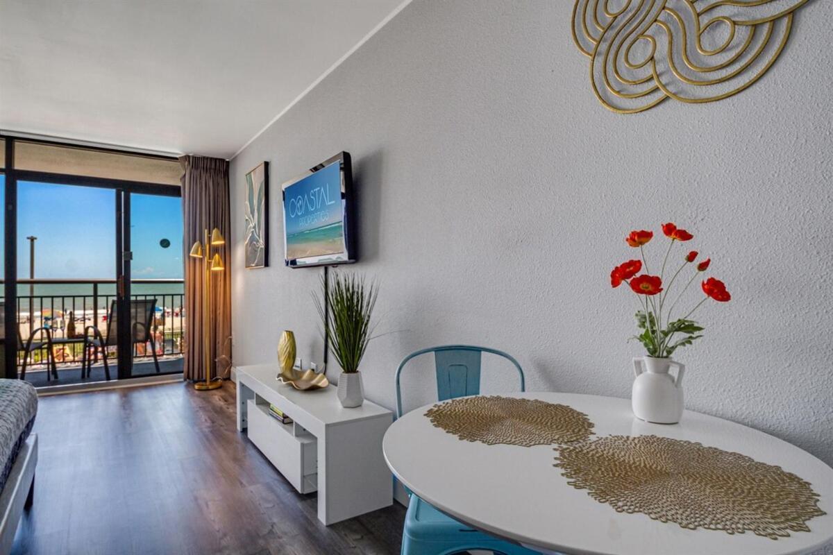Apartment Modern Yet Classy Oceanfront In Landmark! 227 Myrtle Beach