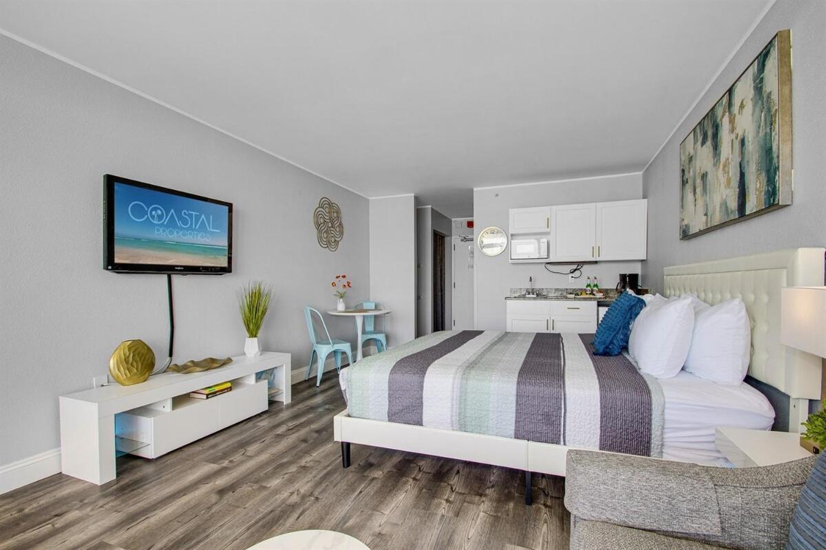 Modern Yet Classy Oceanfront In Landmark! 227