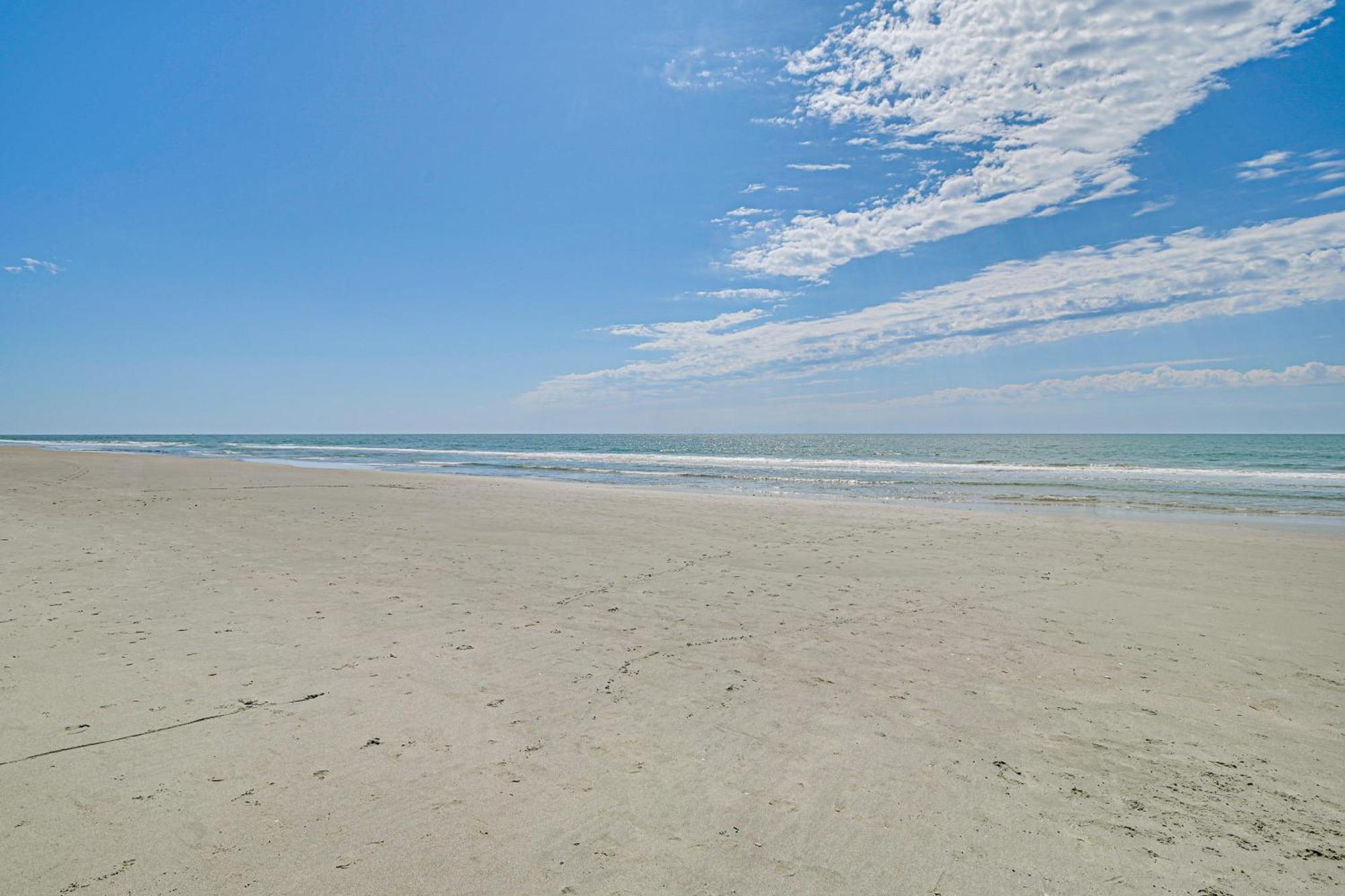 Holiday home Walk To Surfside With Pool Access