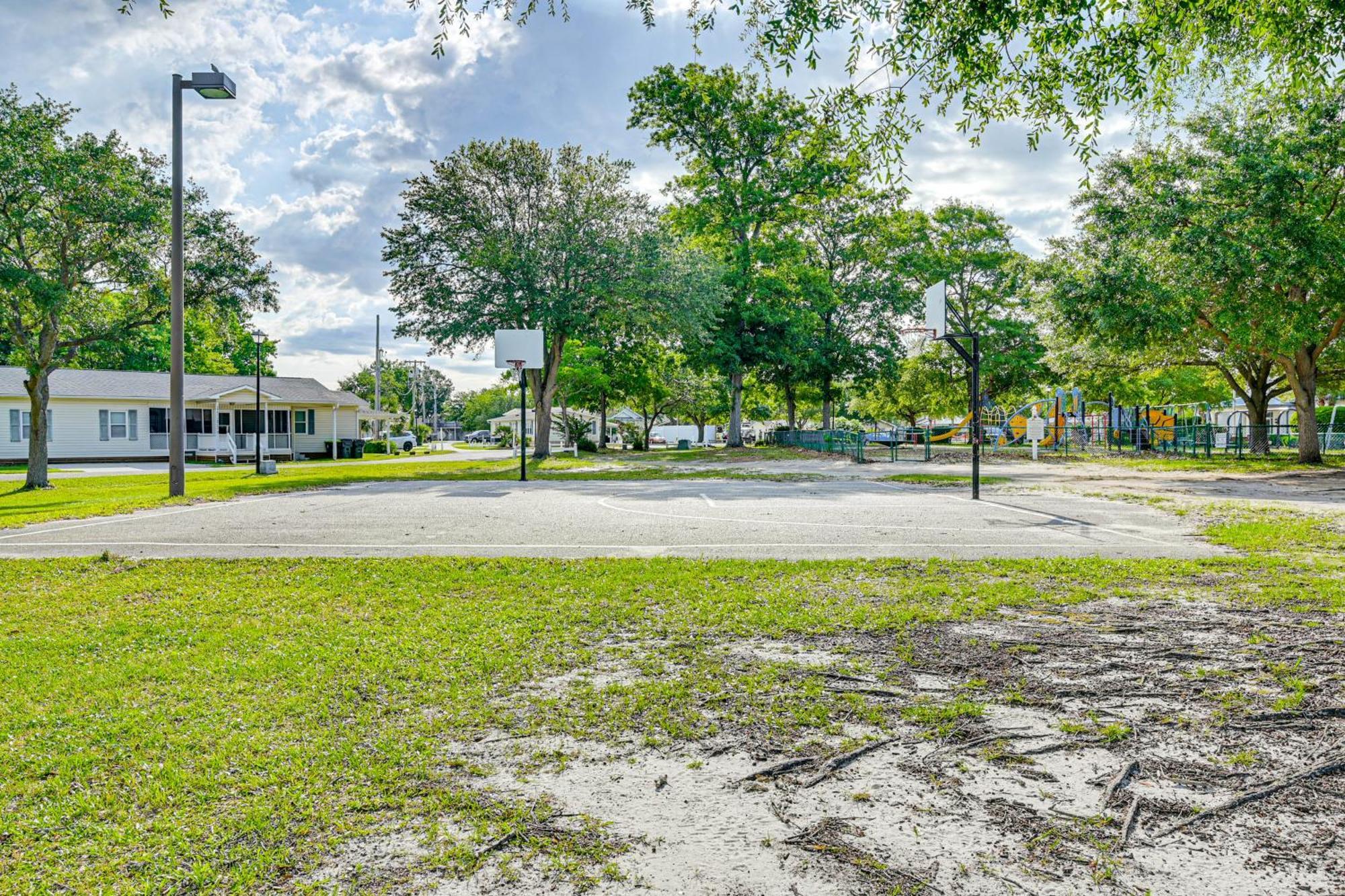 Walk To Surfside With Pool Access Holiday home Myrtle Beach