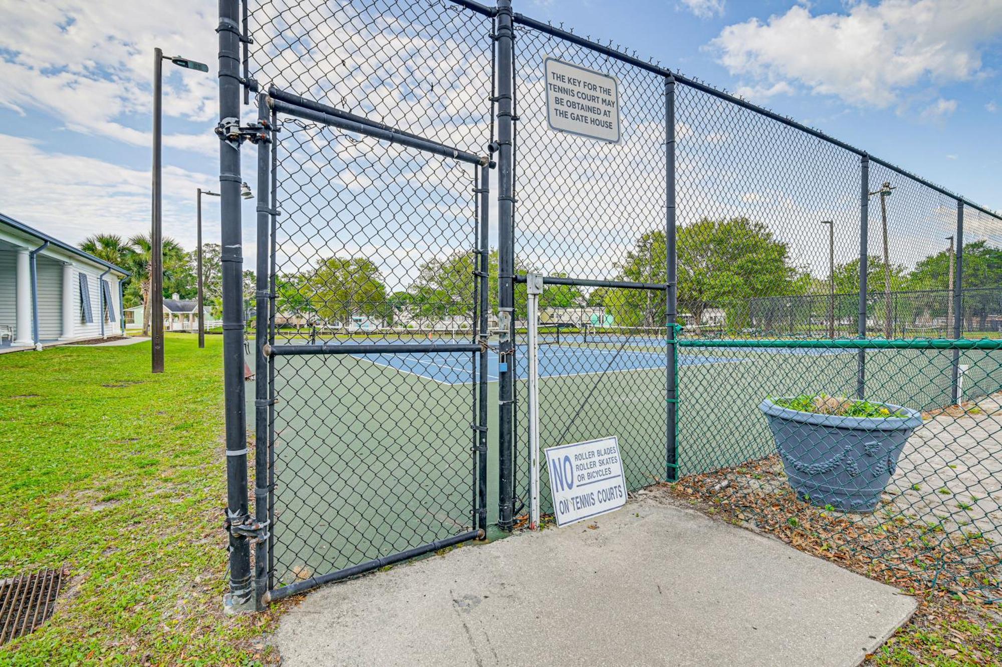 Walk To Surfside With Pool Access *