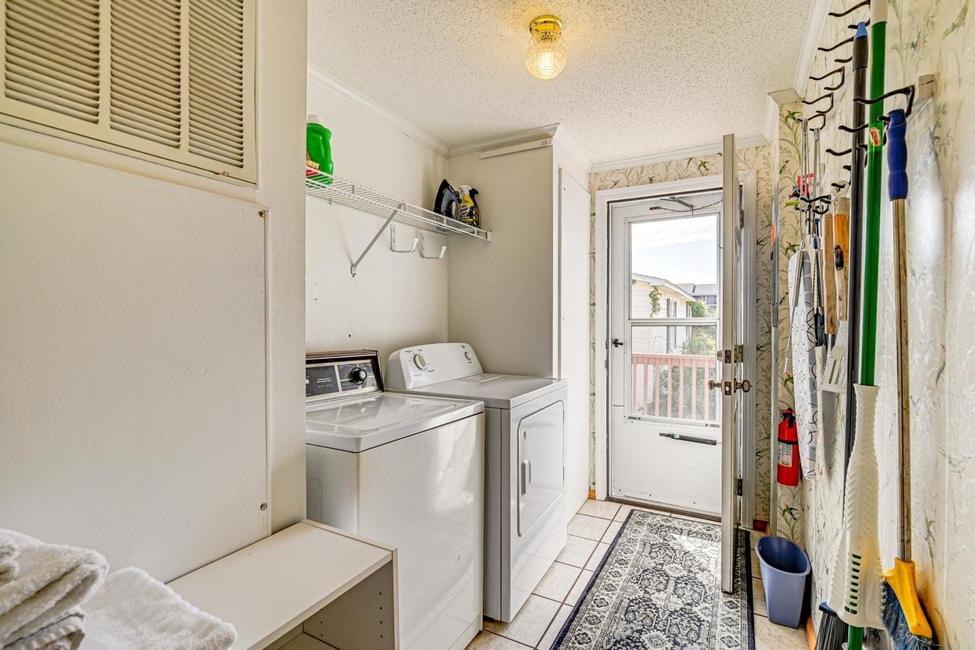 Walk To Surfside With Pool Access