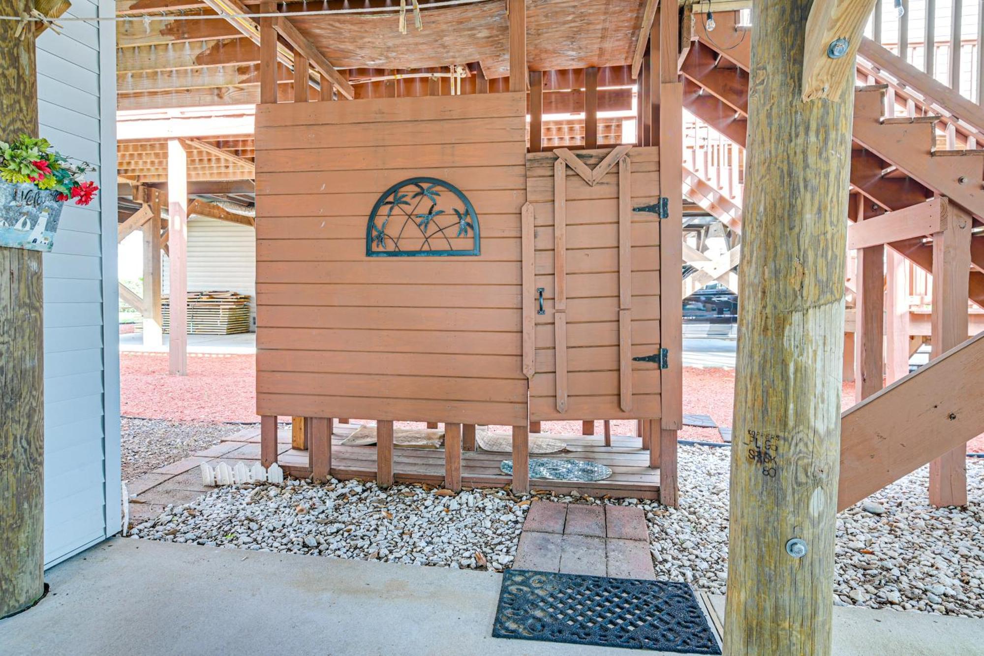 Holiday home Walk To Surfside With Pool Access *