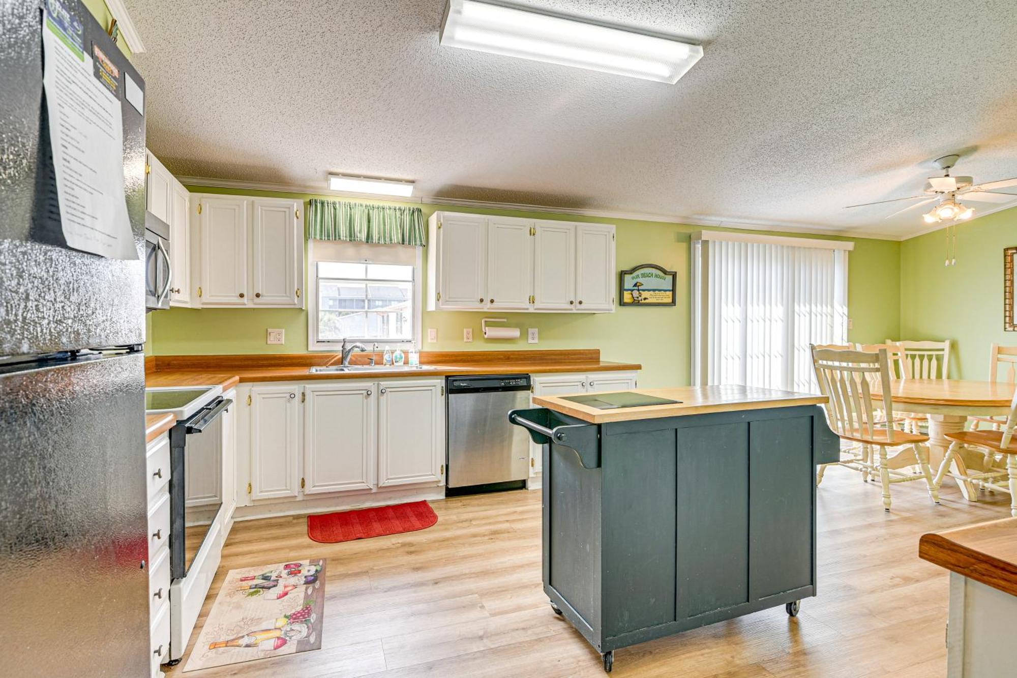 Walk To Surfside With Pool Access Myrtle Beach
