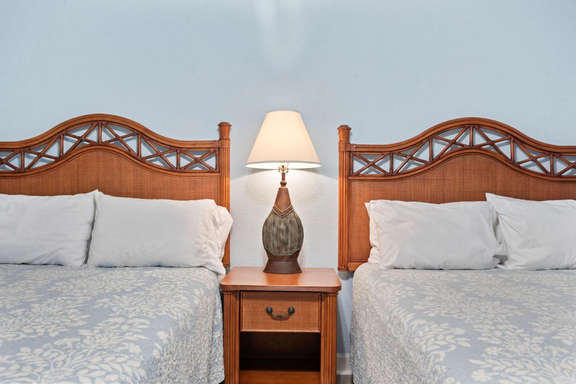 Apartment Spacious Luxurious 2b2b Ocean View Sleeps 8 *