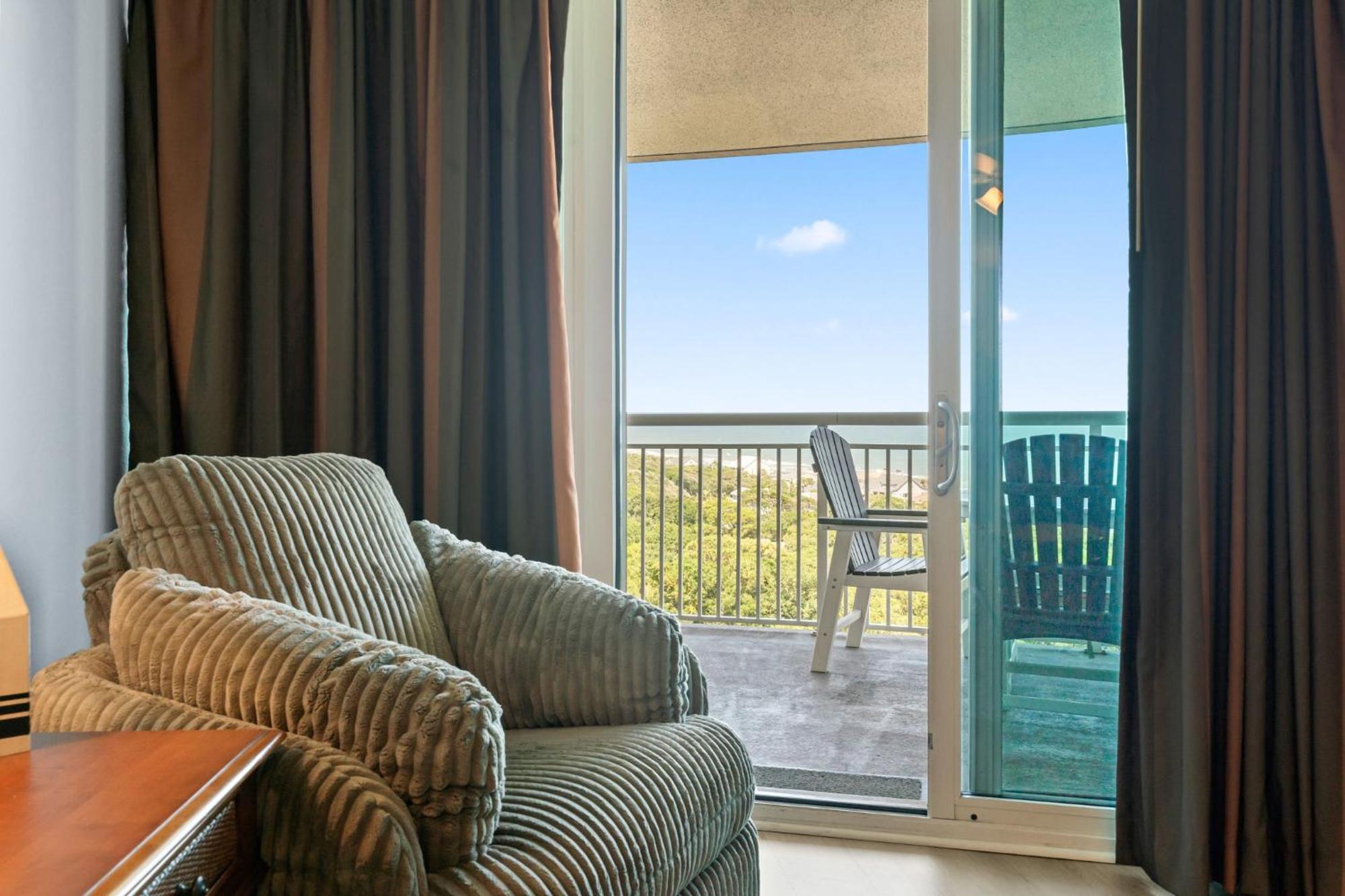 Spacious Luxurious 2b2b Ocean View Sleeps 8 Apartment *