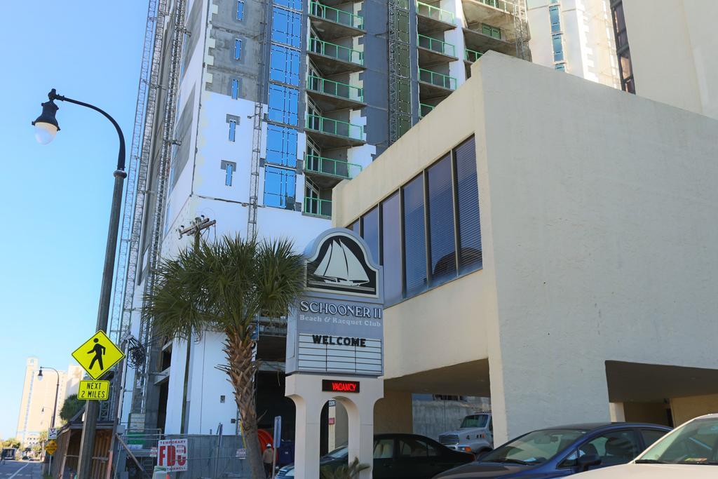 Schooner Ii And Racquet Club