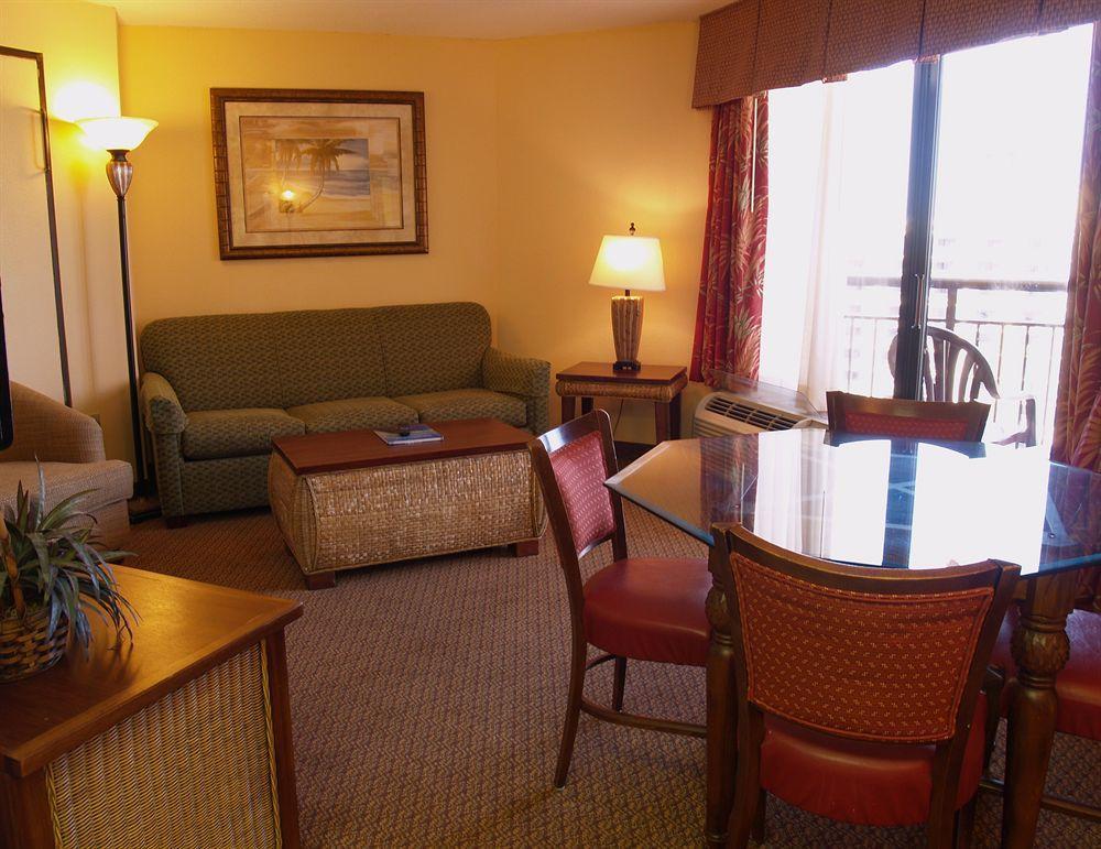 Monterey Bay 3*