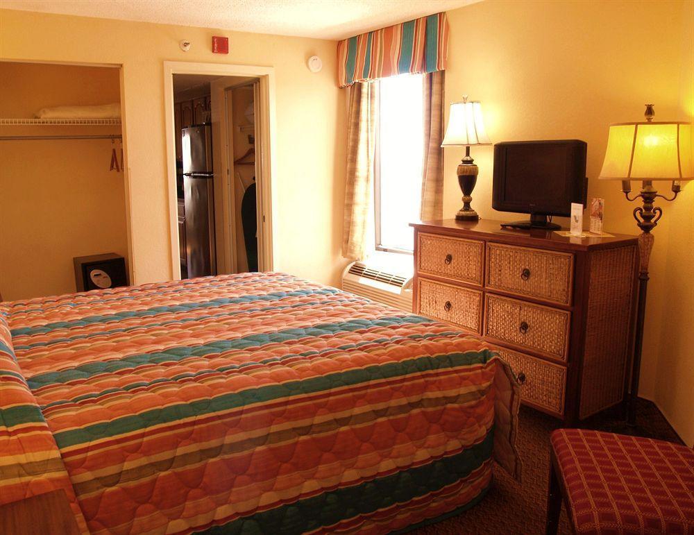 Resort Monterey Bay 3*