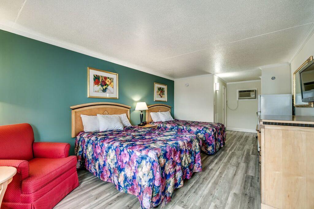 Sea Hawk Oceanfront 2*