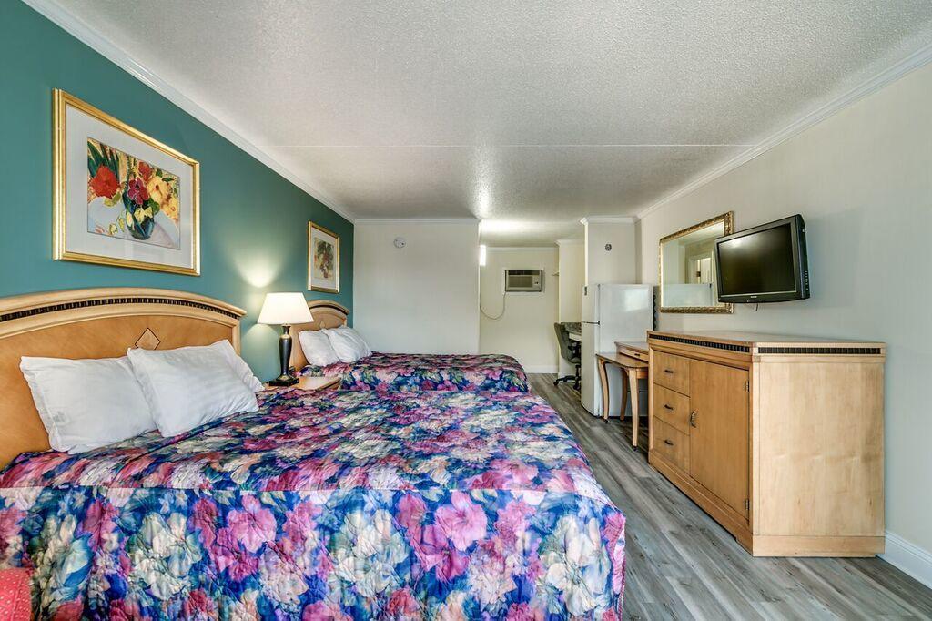 Sea Hawk Oceanfront Motel
