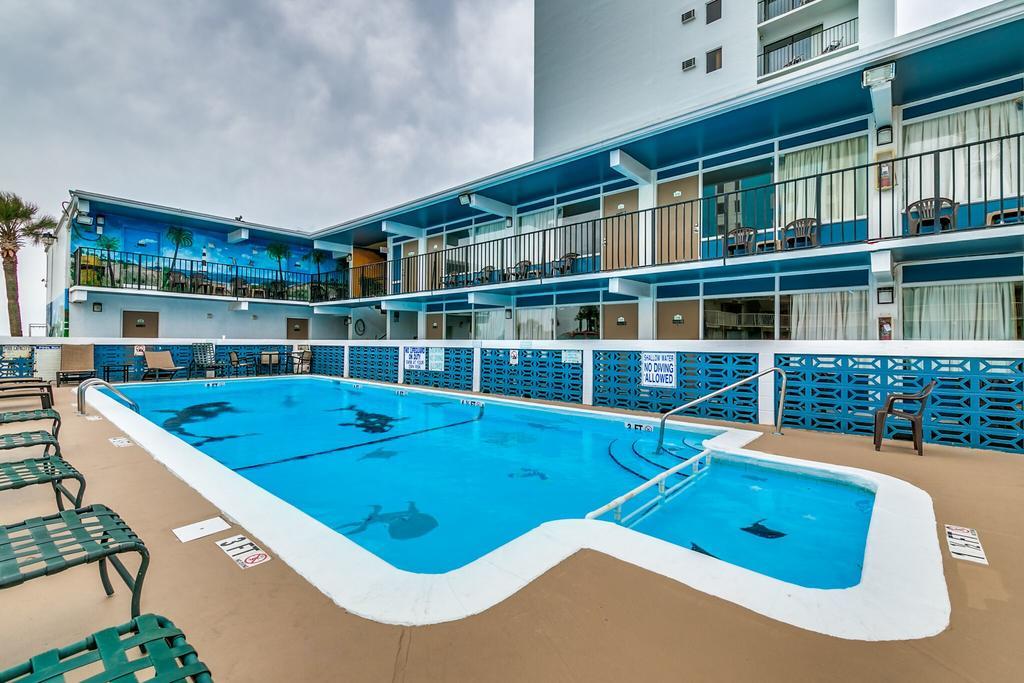 Sea Hawk Oceanfront Motel 2*