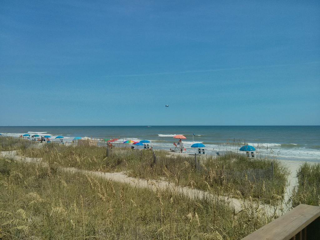 Tropical Seas Hotel 2*