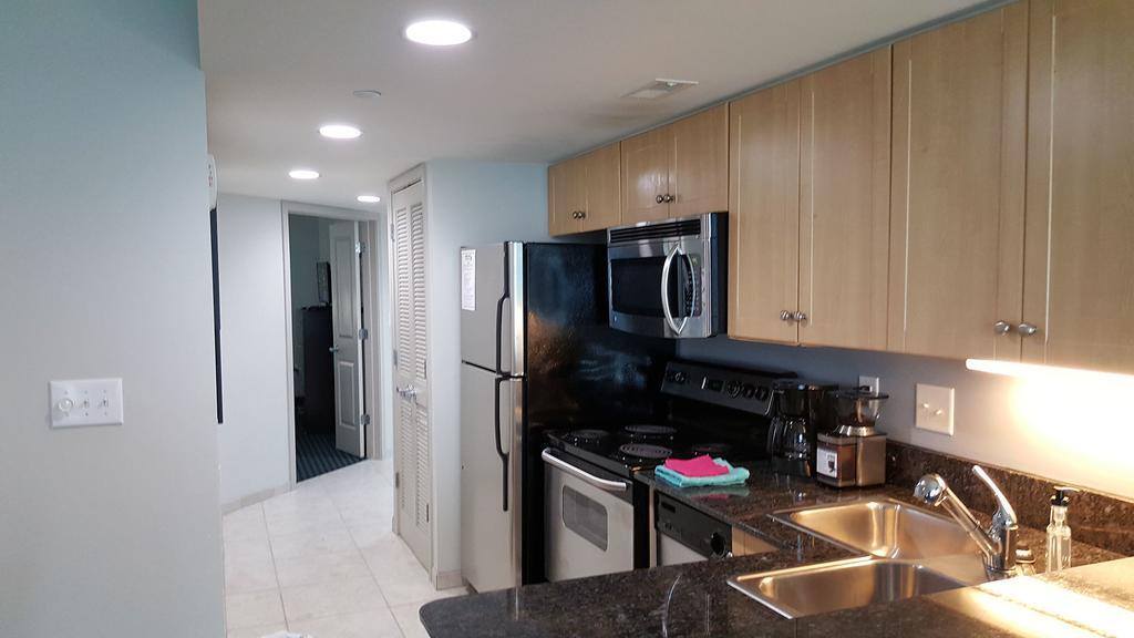 Remodeled Direct Oceanfront, Amazing Views Modern! Apartment *
