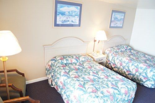 Polynesian Oceanfront Motel 2*