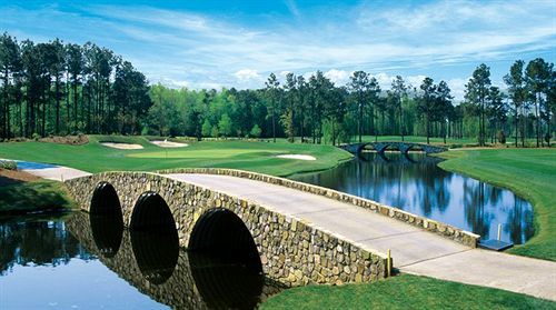 Resort World Tour Golf 3*