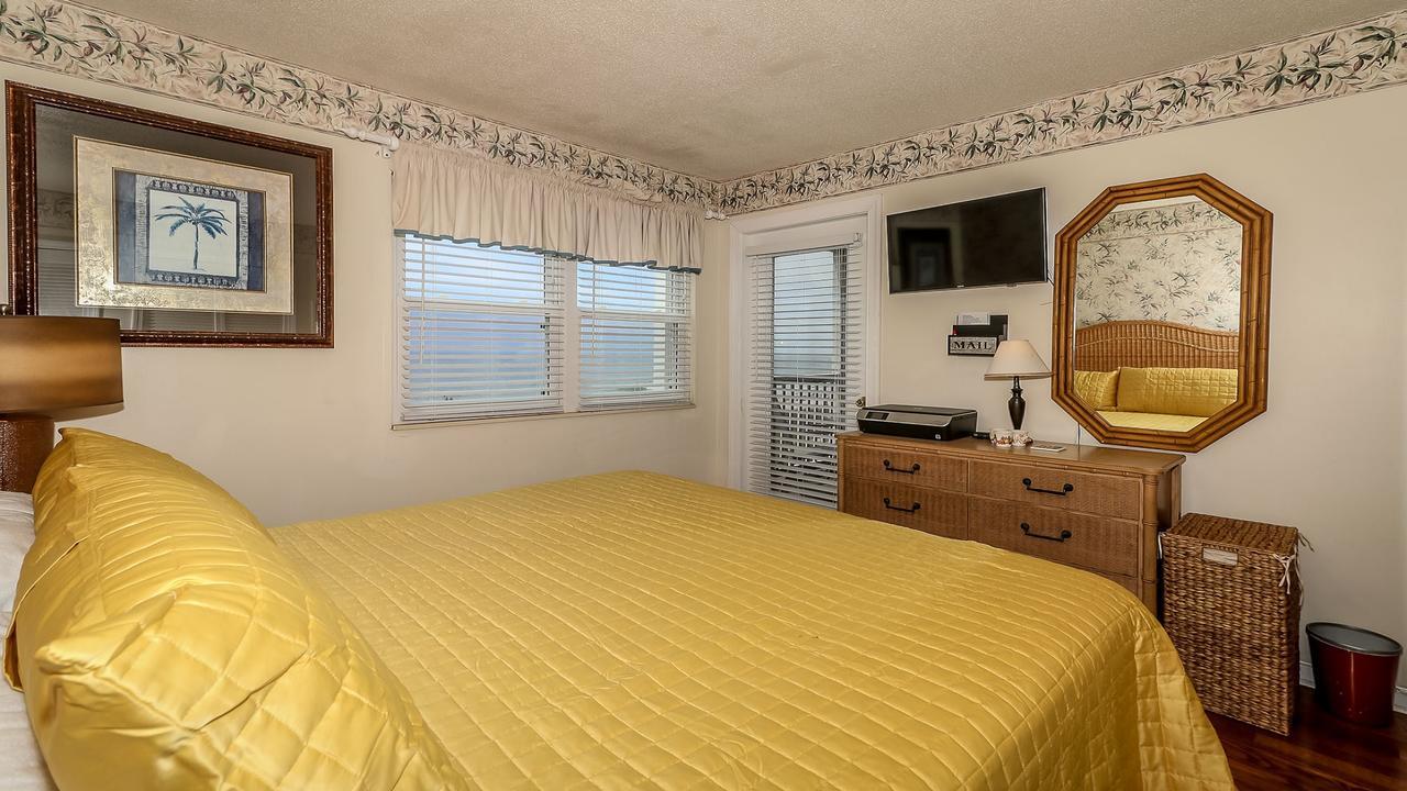 Oceanfront 3 Bedroom 2.5 Bath Wifi, Pool, W/d Myrtle Beach