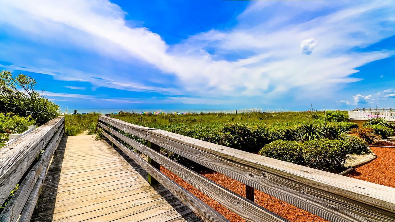 Oceanfront 3 Bedroom 2.5 Bath Wifi, Pool, W/d Myrtle Beach