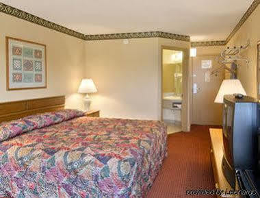 Super 8 By Wyndham Myrtle Beach/market Common Area 2*
