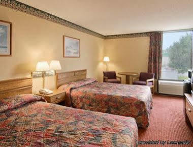 Motel Super 8 By Wyndham Myrtle Beach/market Common Area