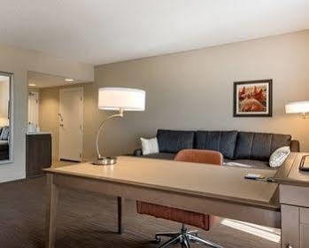 Hampton Myrtle West Hotel