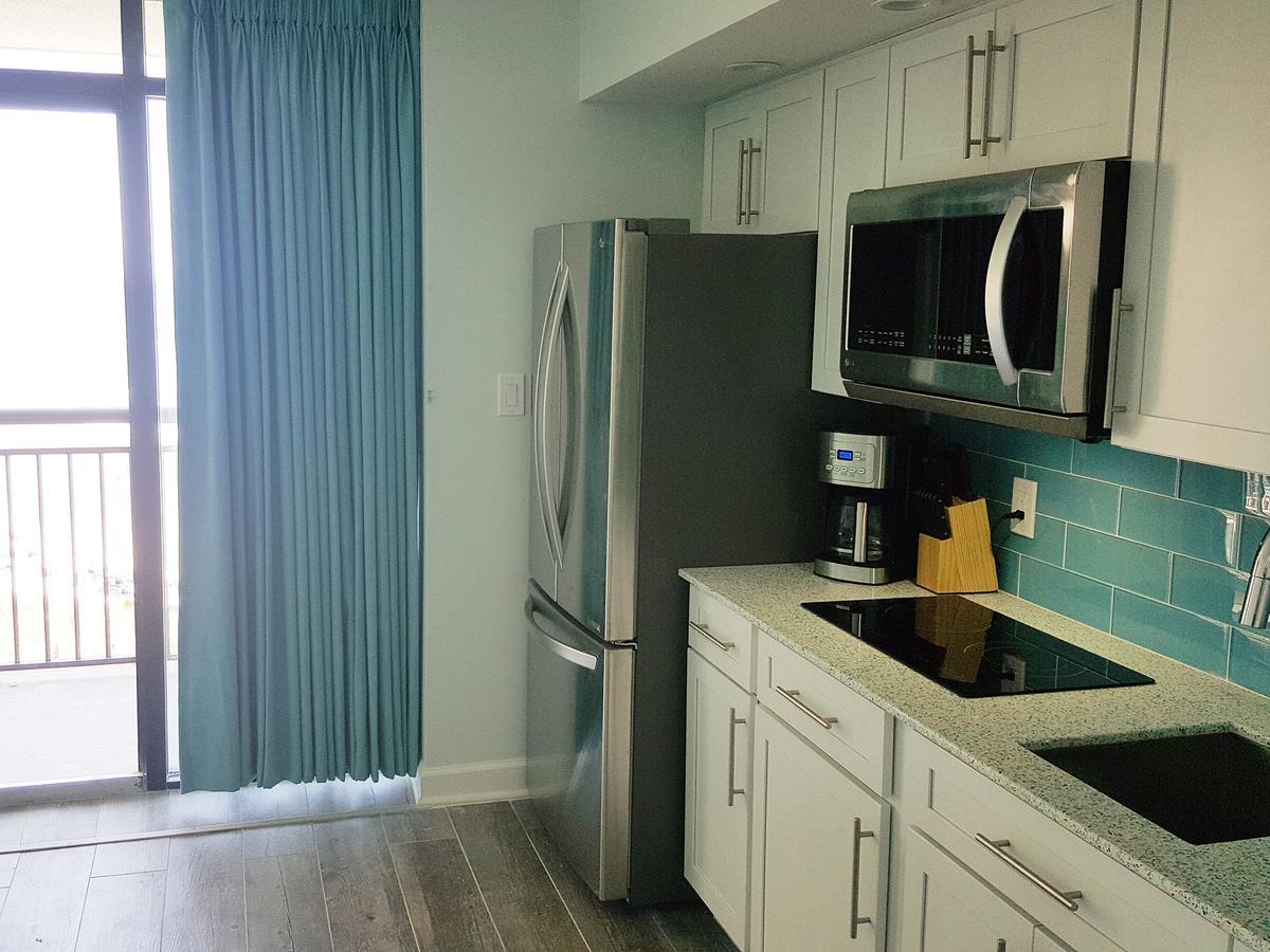 Newly Remodeled Ocean Front Penthouse Aparthotel