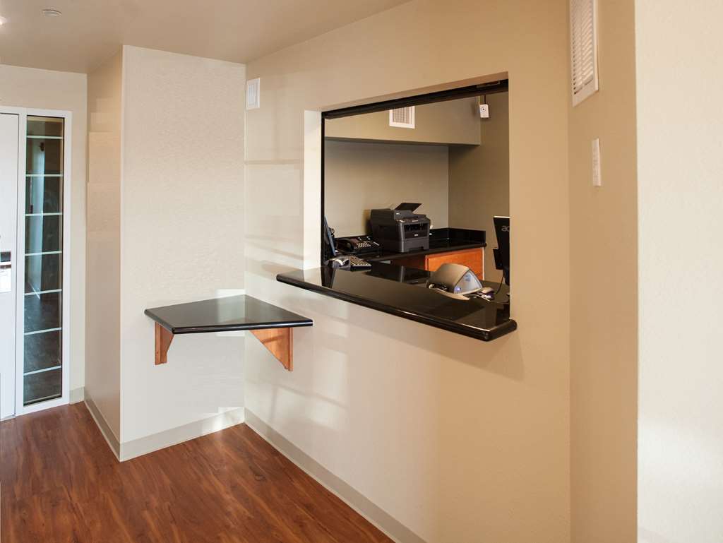 Woodspring Suites 2*