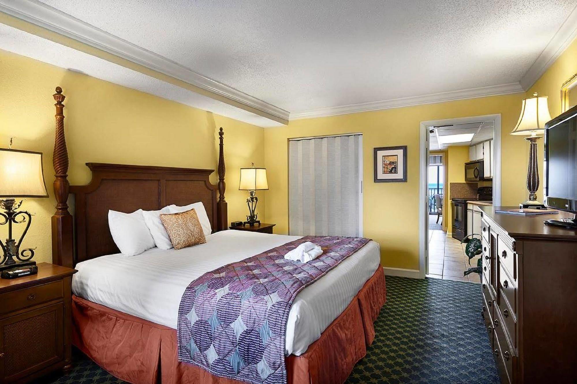 Sea Crest Oceanfront 3*