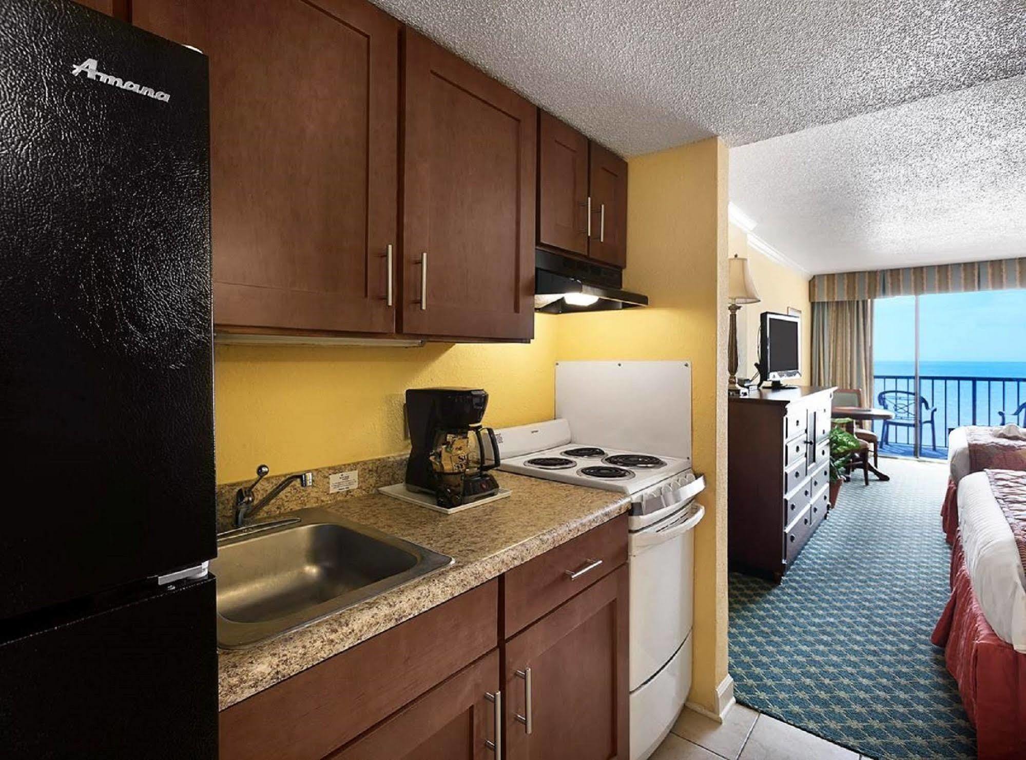 Sea Crest Oceanfront 3*