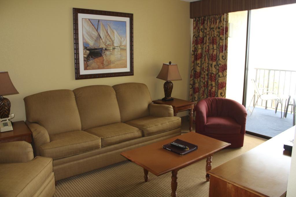 Hotel Schooner Ii And Racquet Club
