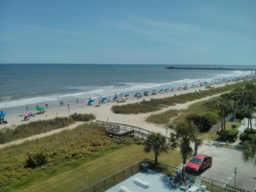 Tropical Seas Hotel