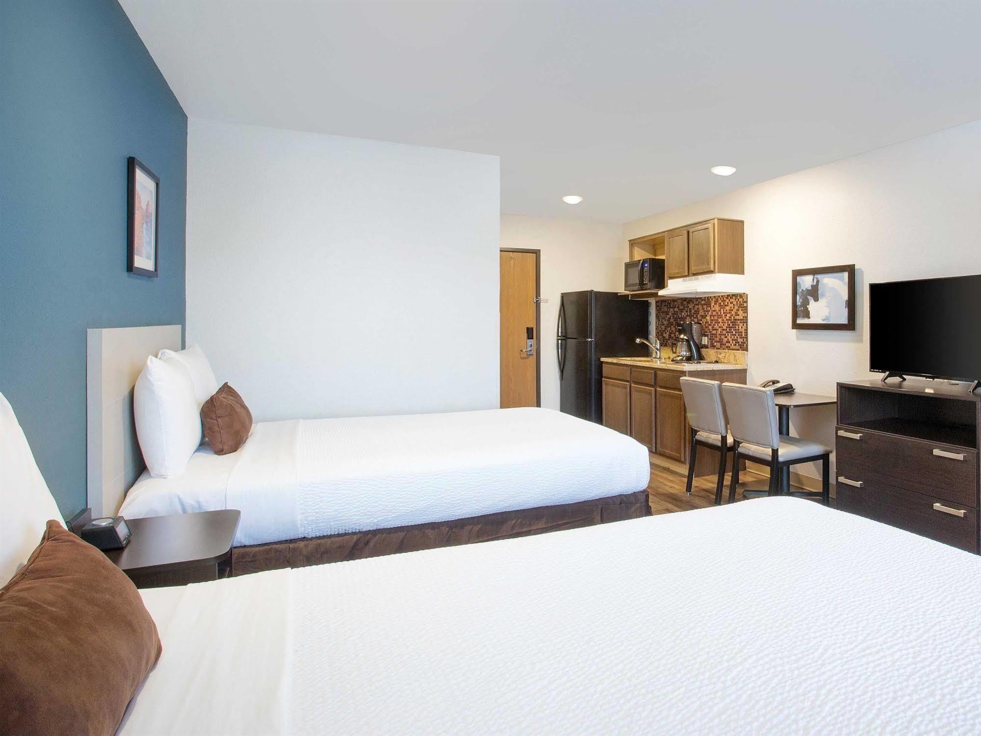 Hotel Woodspring Suites 2*