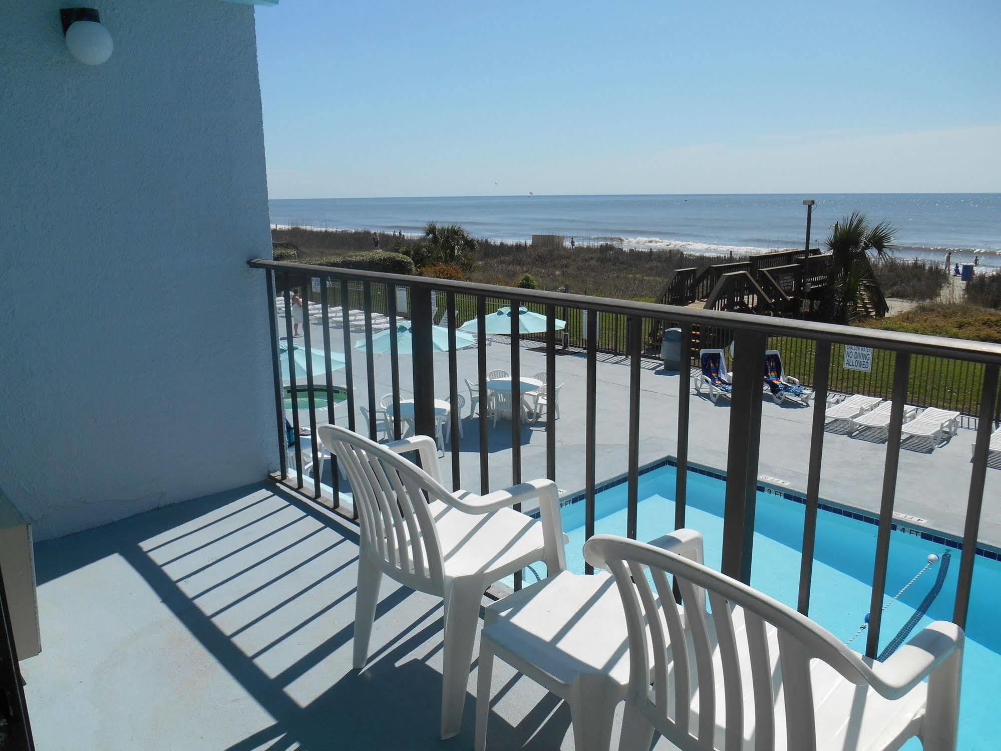 Tropical Seas Hotel
