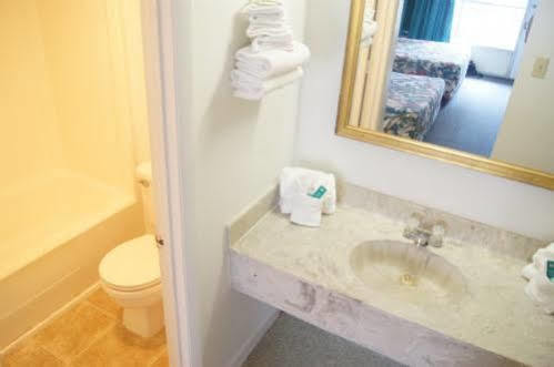 Ocean Plaza Motel *