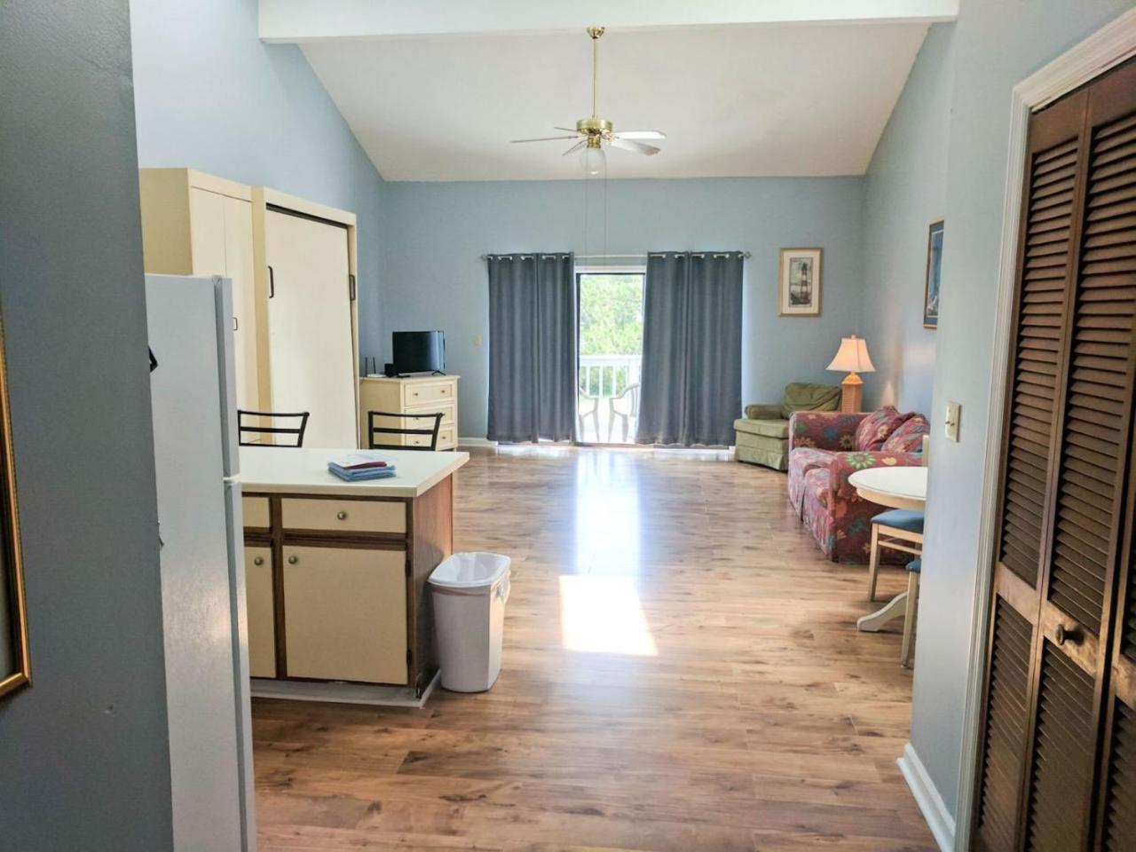 Apartment Golf Colony 14-E