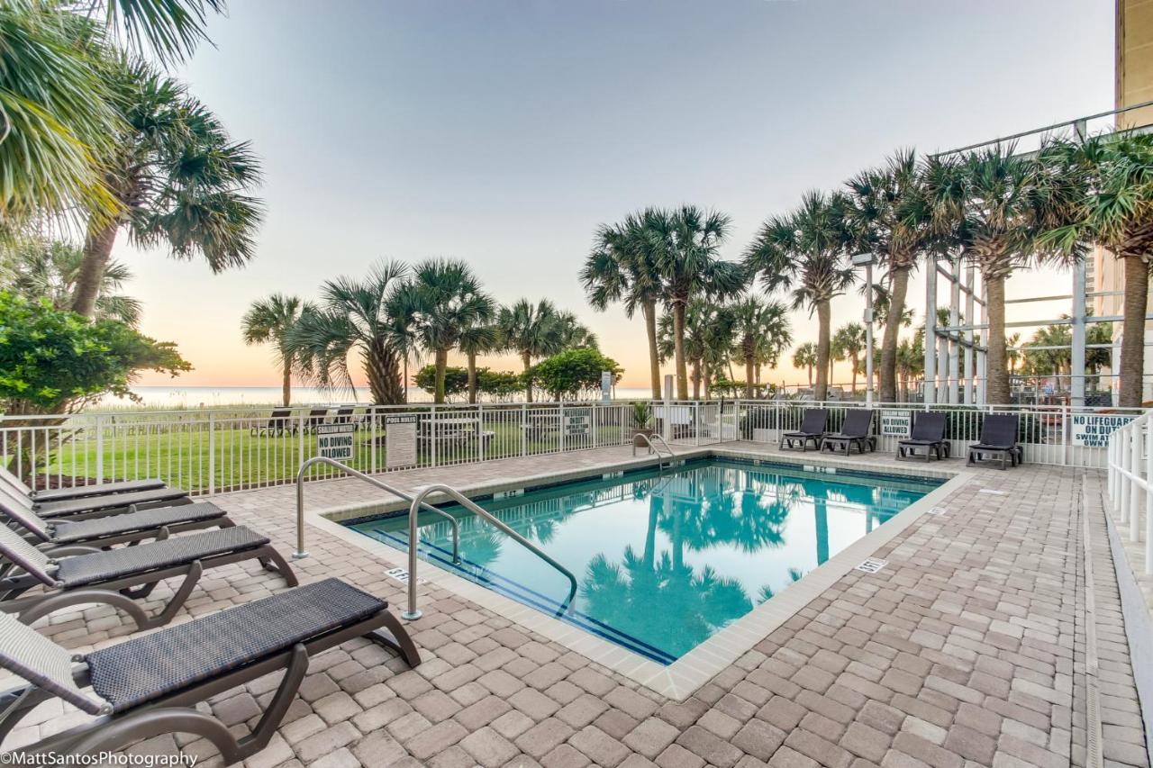 Bright Atmosphere Oceanfront Breakers Sailfish