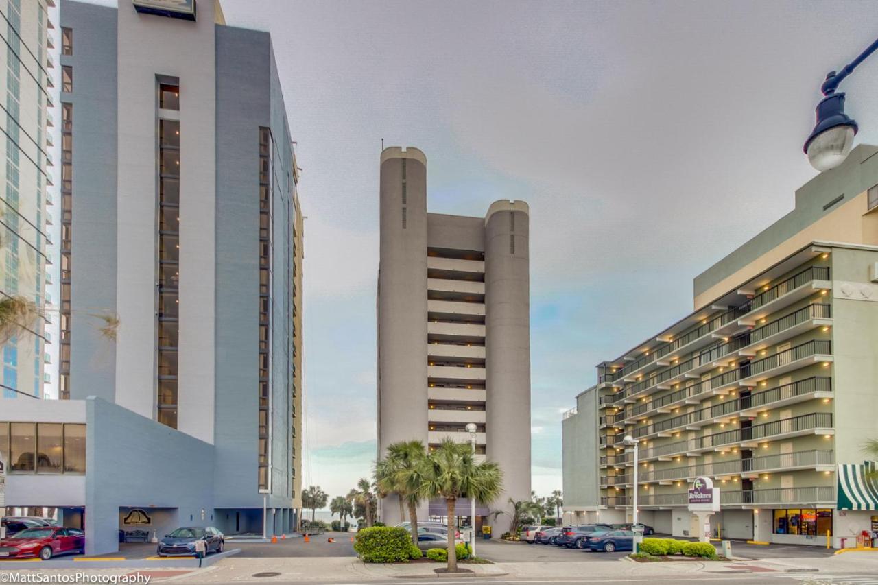 Bright Atmosphere Oceanfront Breakers Sailfish Apartment